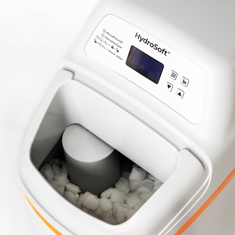 Soľanková nádrž zmäkčovača vody HydroSoft ELITE Maxi naplnená soľou